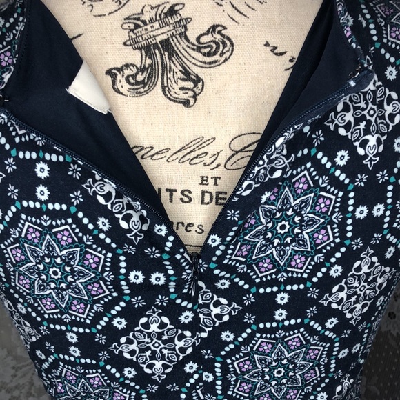 Loft Outlet Medallion Navy Purple and Green V Neck Shift Dress Size 2P - Picture 4 of 7